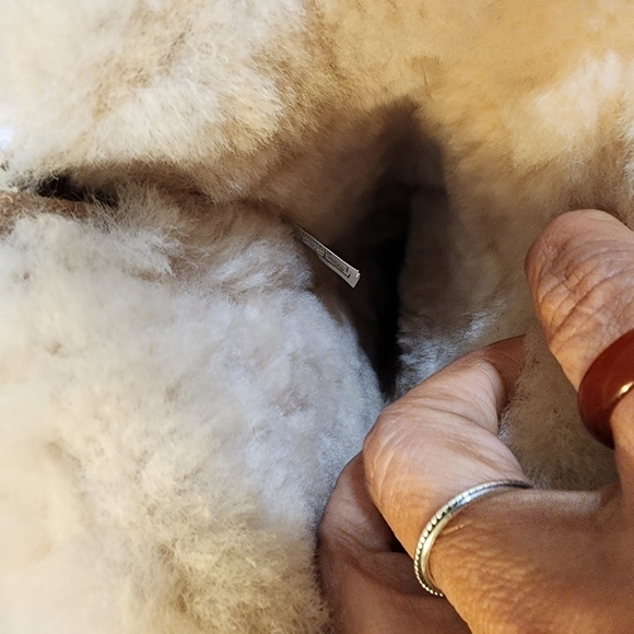 UGGS Australia women's  plumdale Genuine Shearling Charm boots with chestnut 5 - Picture 2 of 15